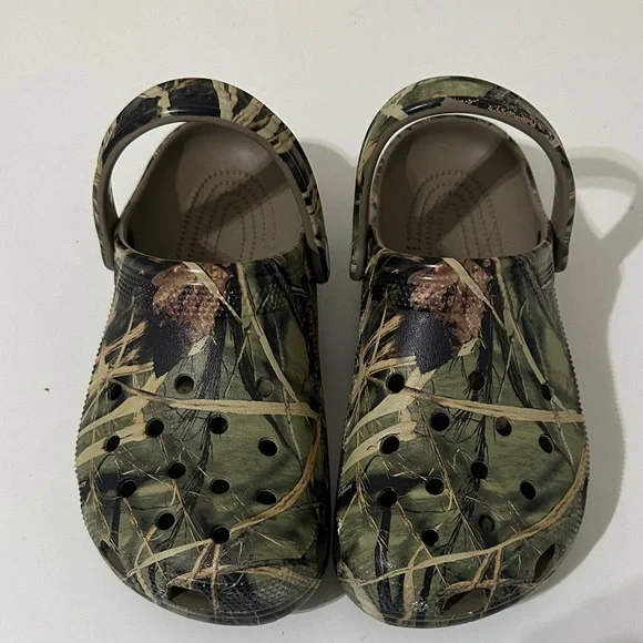 CROCS W9 Camouflage Shoes - Picture 8 of 11